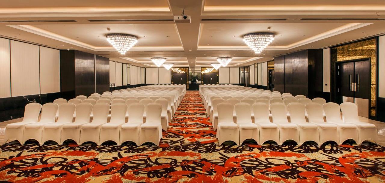 Lemon Tree Premier City Center Pune Zewnętrze zdjęcie